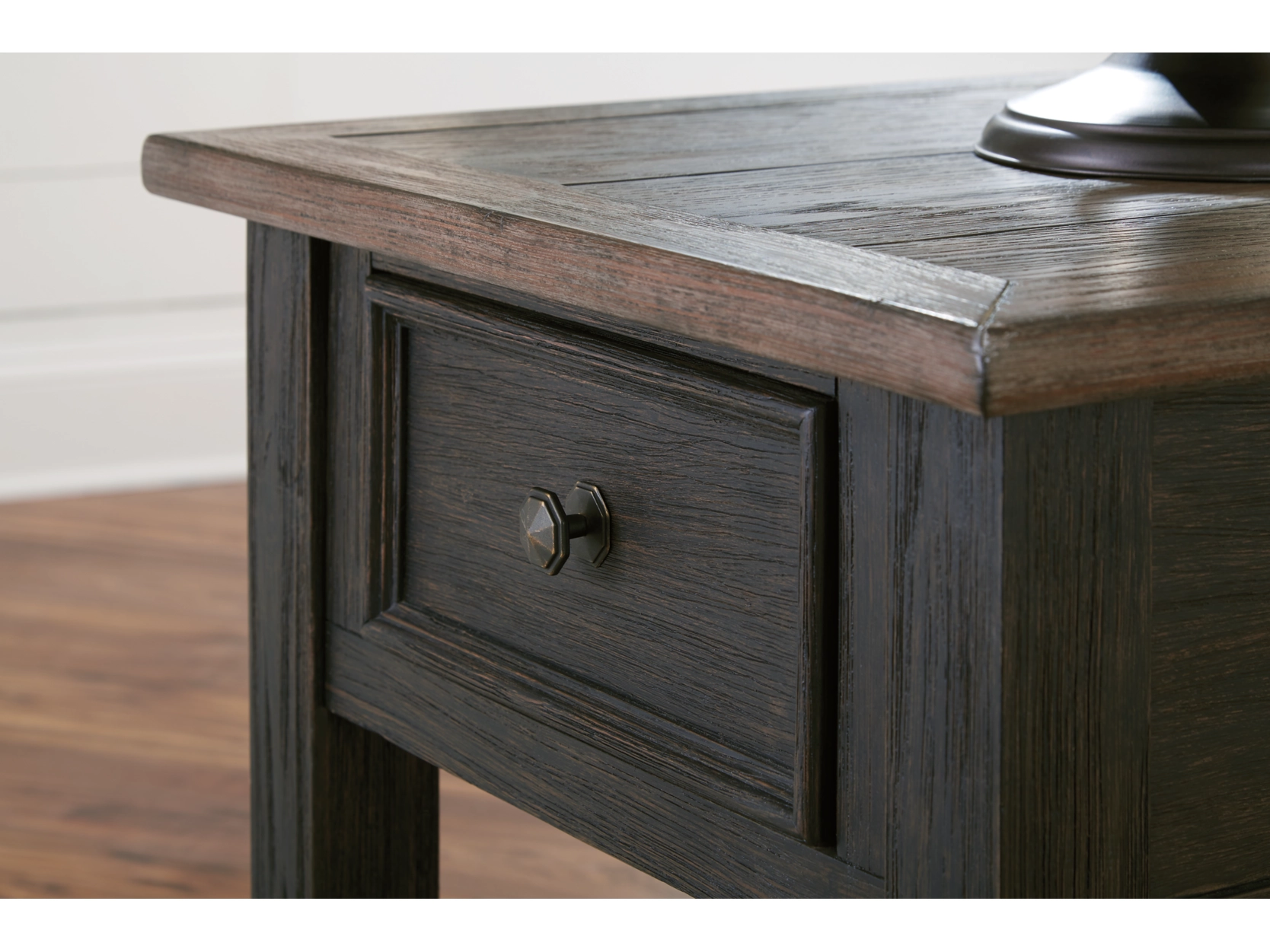 Tyler Creek Recktangle End Table by Ashley