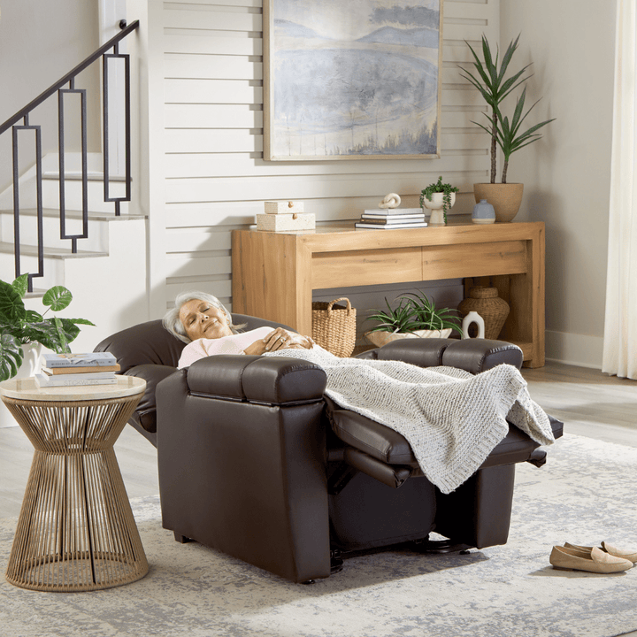 Maya Medium Power Lift Chair by Ultra Comfort